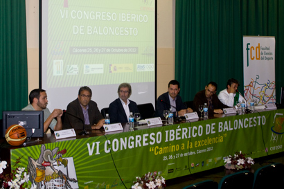 Participación activa de la AEEB en el VI Congreso Ibérico de Baloncesto, en Cáceres