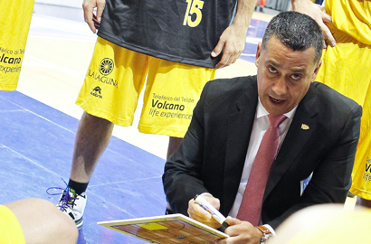 Alejandro Martínez renueva con el Iberostar Tenerife hasta 2016