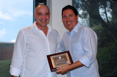 Xavi Pascual recibe el reconocimiento de la AEEB como entrenador campeón de la Liga Endesa 2013-14