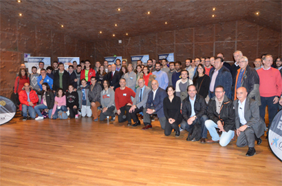 Aprendiendo y debatiendo en el primer Simposio de Baloncesto Colegial