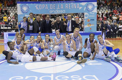 Entrega Medalla de Oro AEEB a Xabier Añua