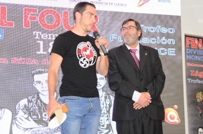 Esteban Núñez, mejor entrenador del año de División de Honor de BSR