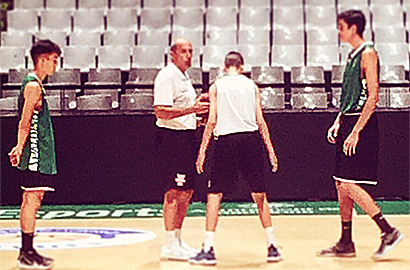 Ettore Messina en el EuroLeague Coaches Clínic 2019 por Trifón Poch