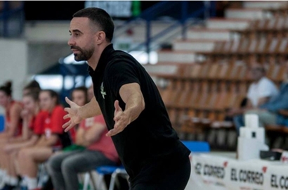 Manu Moreno, mejor entrenador de Junior Femenino de Euskadi