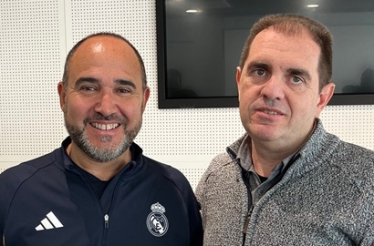 La Cercanía de Chus Mateo y su Cuerpo Técnico por ADOLFO CARDETE