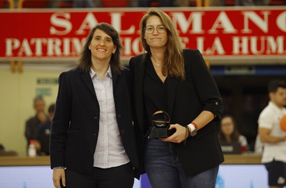 Anna Montañana ya tiene el premio a la Mejor Entrenadora del Año 2023/24