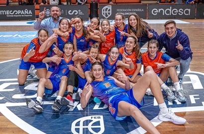Carles Yuste: “Estas experiencias marcan el desarrollo deportivo y humano de las jugadoras”